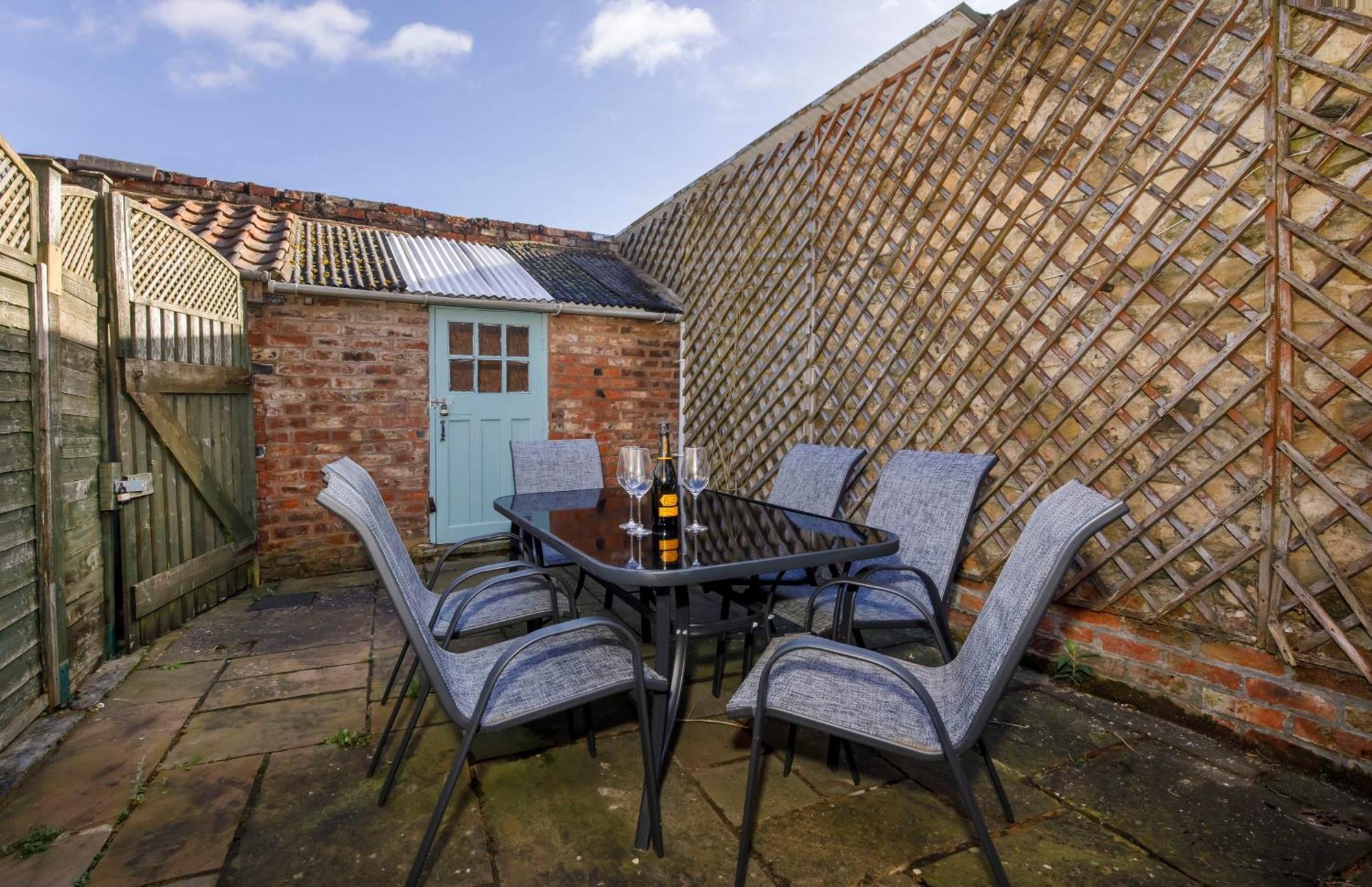 2 Bed, Pet Friendly Sleeps 6 In Norton Villa Norton  Kültér fotó